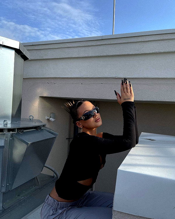 kkwwwv instagram image archive image