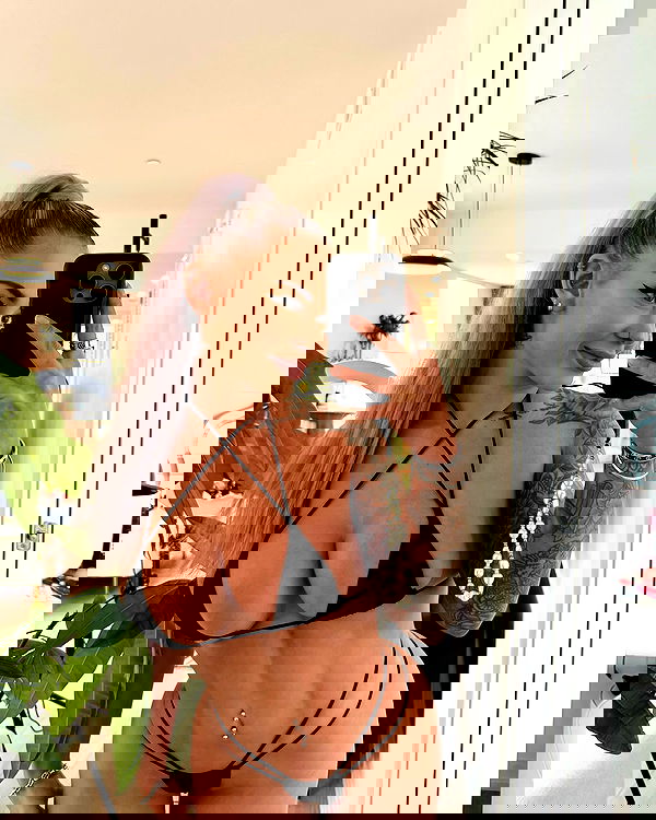 itshayleydavies itshayleydavies archive image