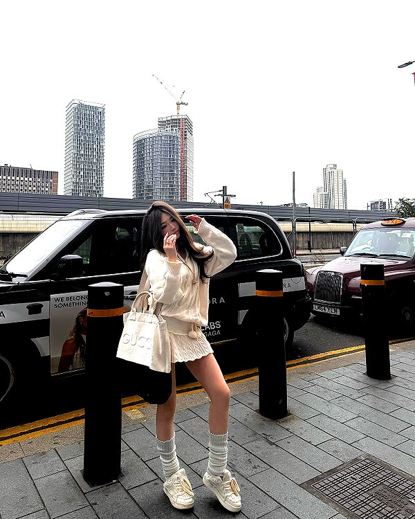 joycee.e instagram image archive image