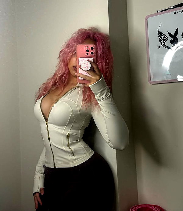 v.qx instagram image archive image