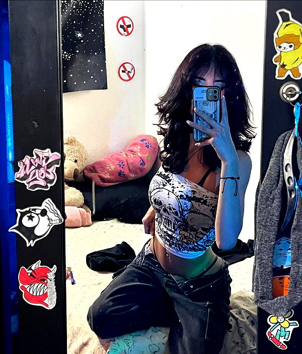 shevaal_x instagram image archive image