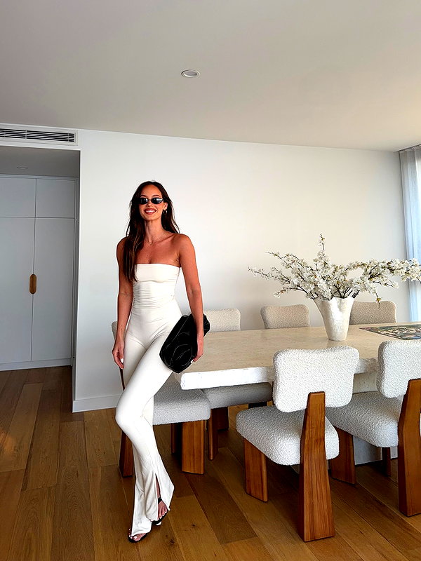 olivia.mathers instagram image archive image
