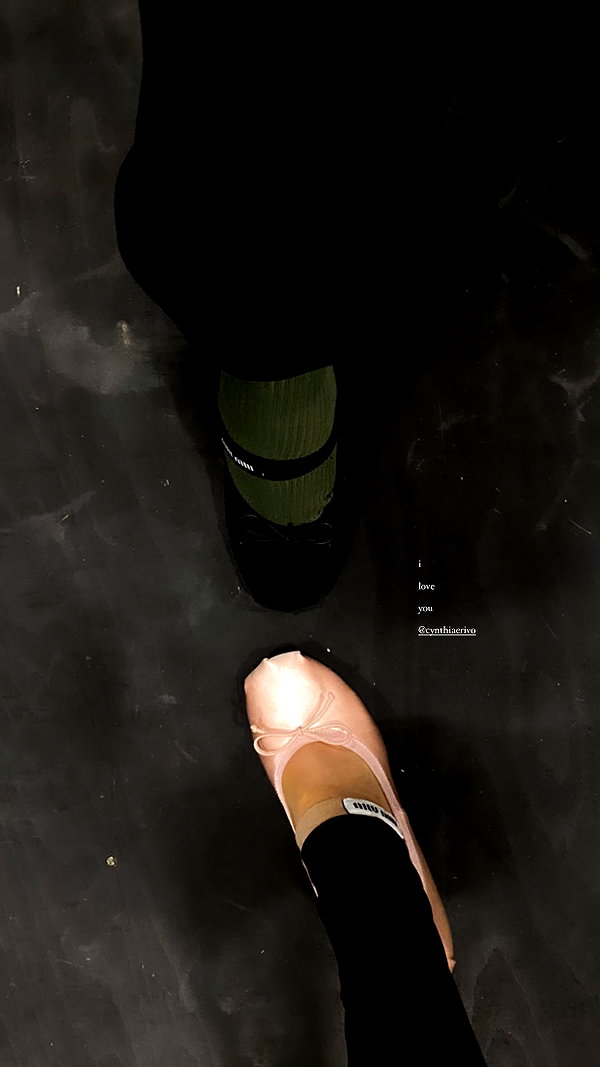 arianagrande instagram image archive image