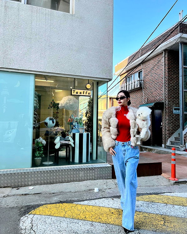 dear.zia instagram image archive image