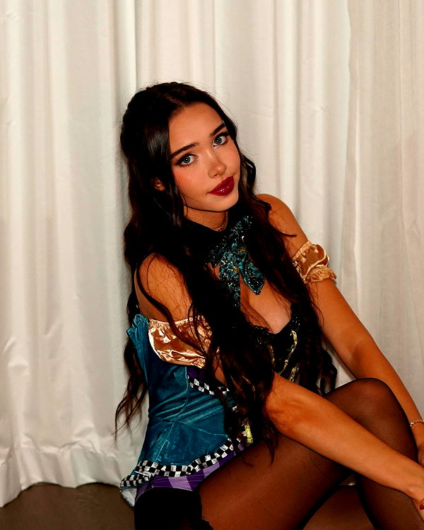 lydiavioletofficial instagram image archive image