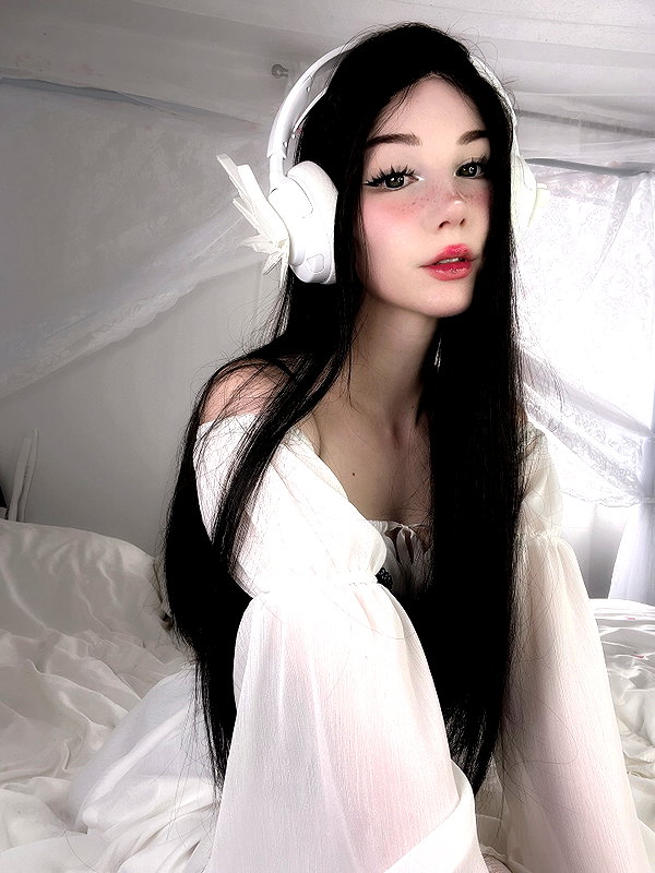 danielle.mercedie instagram image archive image