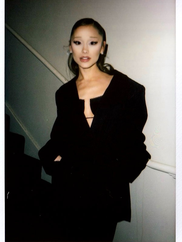 arianagrande instagram image archive image