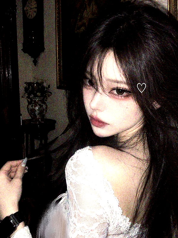 Archived image from @owol.xx on Instagram