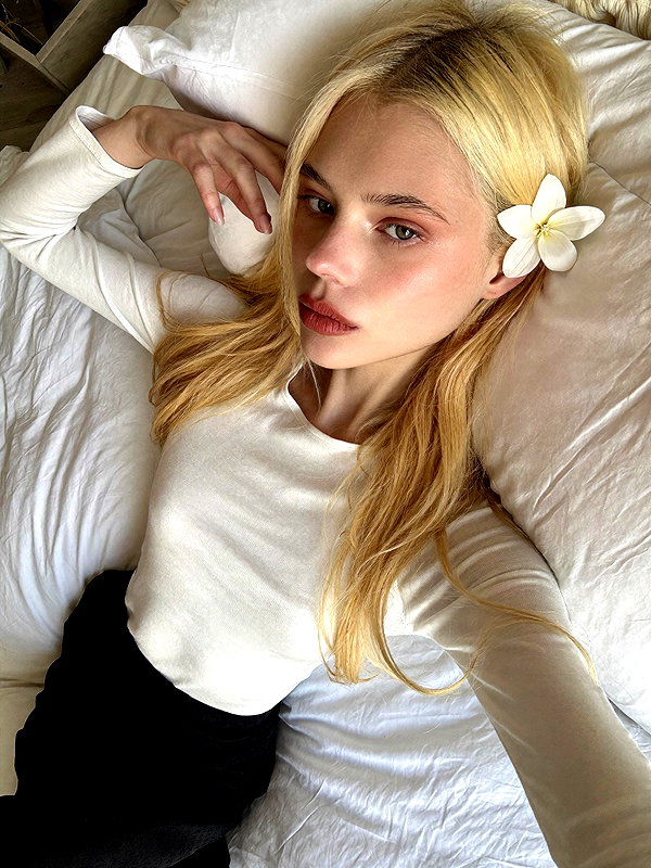 alisen.mari instagram image archive image