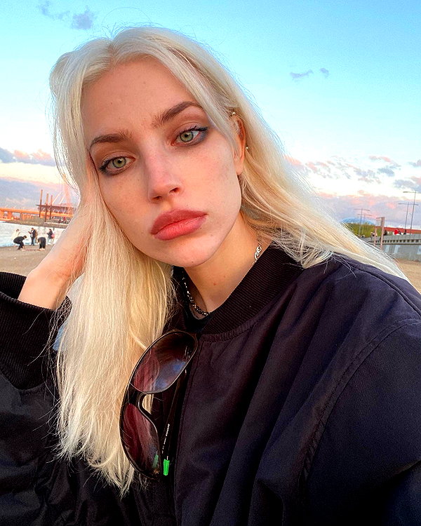 alien.hanna instagram image archive image