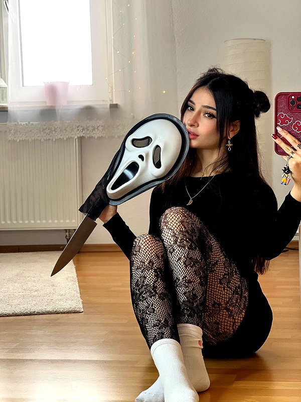cata.leyah instagram image archive image