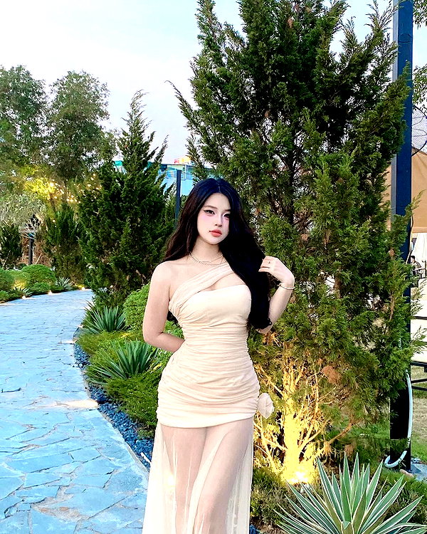 lyhythuedoxinh instagram image archive image