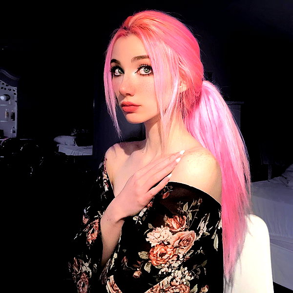 danielle.mercedie instagram image archive image