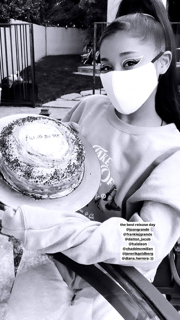 arianagrande instagram image archive image
