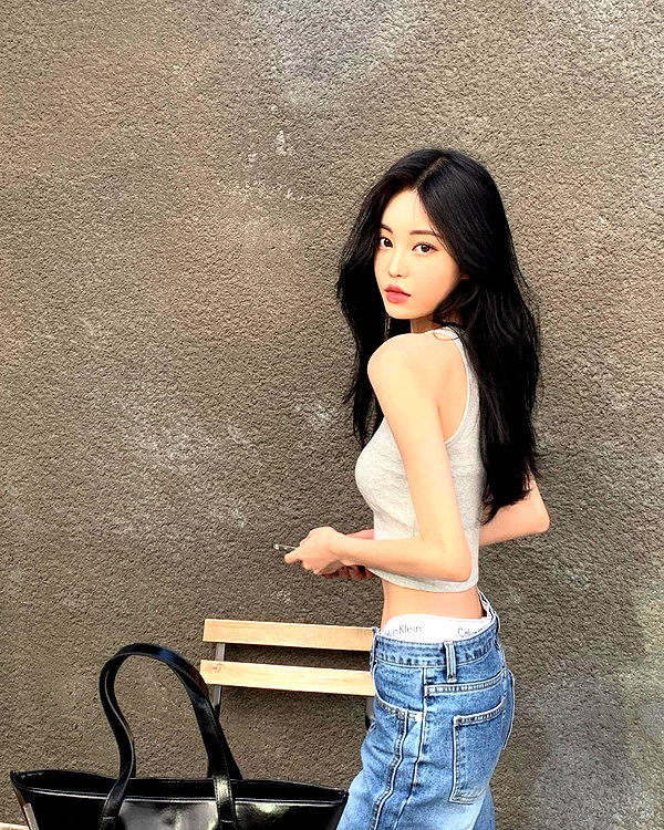 daxbin instagram image archive image