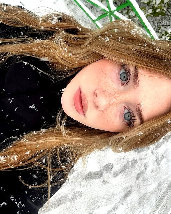 baddiesessence instagram image archive image