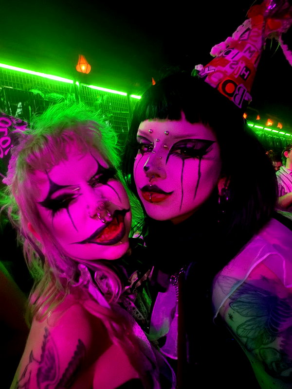 yeahimcaroline instagram image archive image