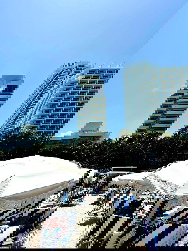 itshayleydavies itshayleydavies archive image