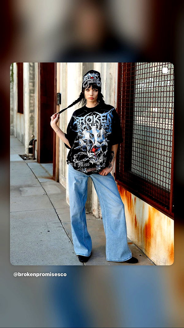 Archived image from @xowiejones on Instagram