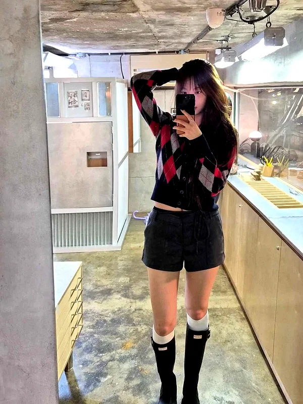 hhh.e_c.v instagram image archive image