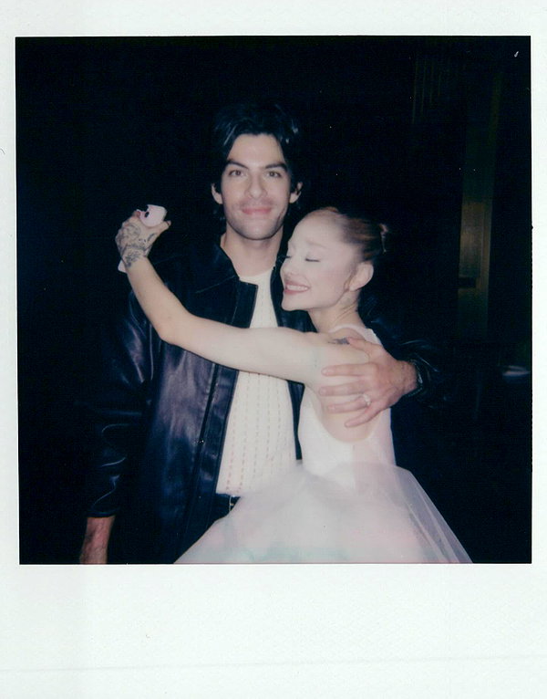 arianagrande instagram image archive image
