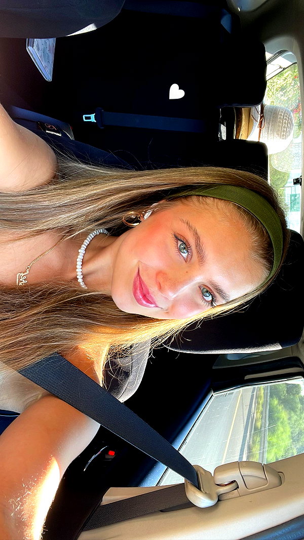 mishel_d_ instagram image archive image