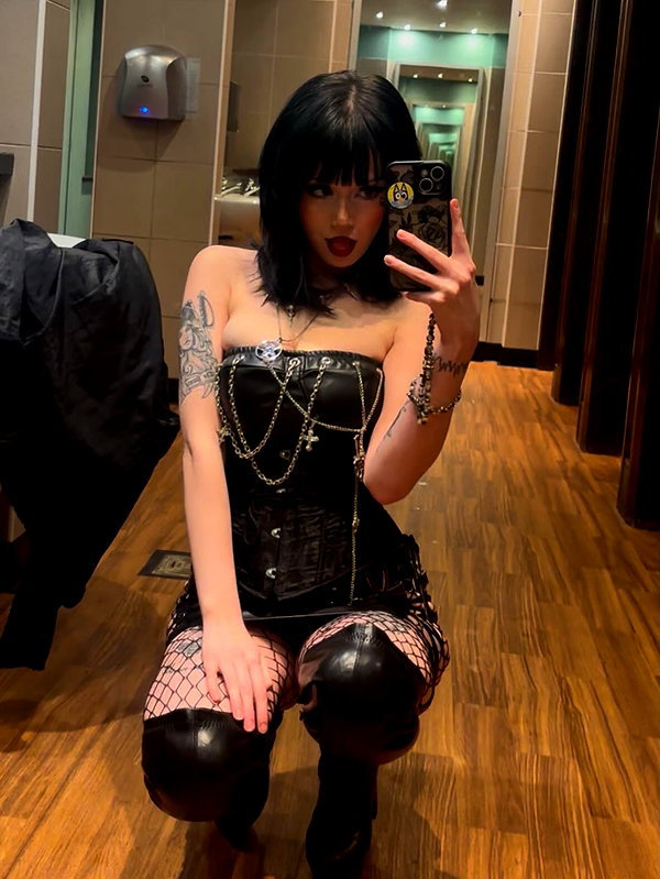 scarlett_ichor instagram image archive image