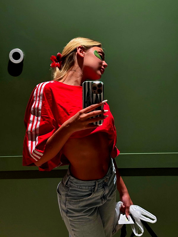 maya.keyy instagram image archive image