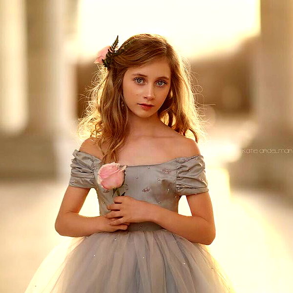 ellianawalmsley instagram image archive image