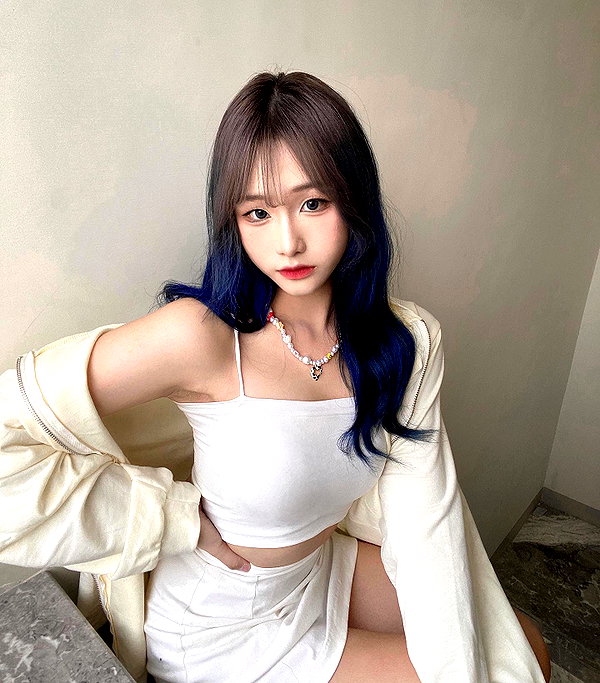 lai_931201 instagram image archive image