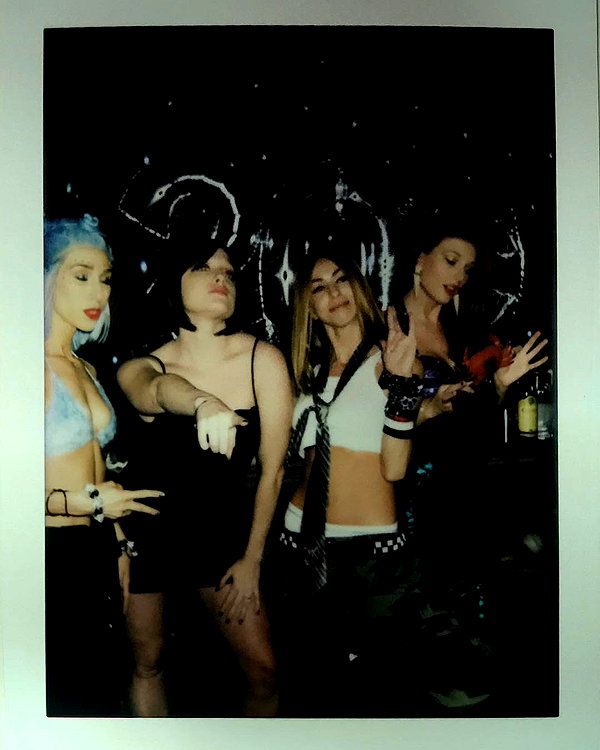 gigihadid instagram image archive image