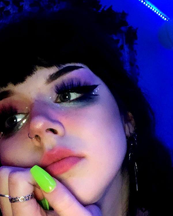 yeahimcaroline instagram image archive image
