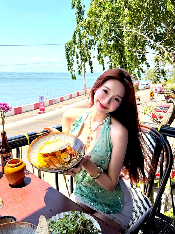lyhythuedoxinh instagram image archive image