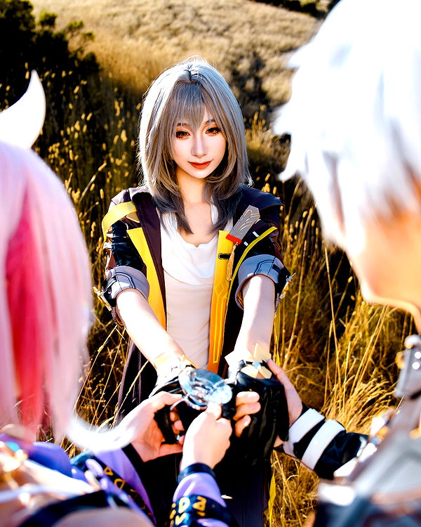 miee_cos instagram image archive image
