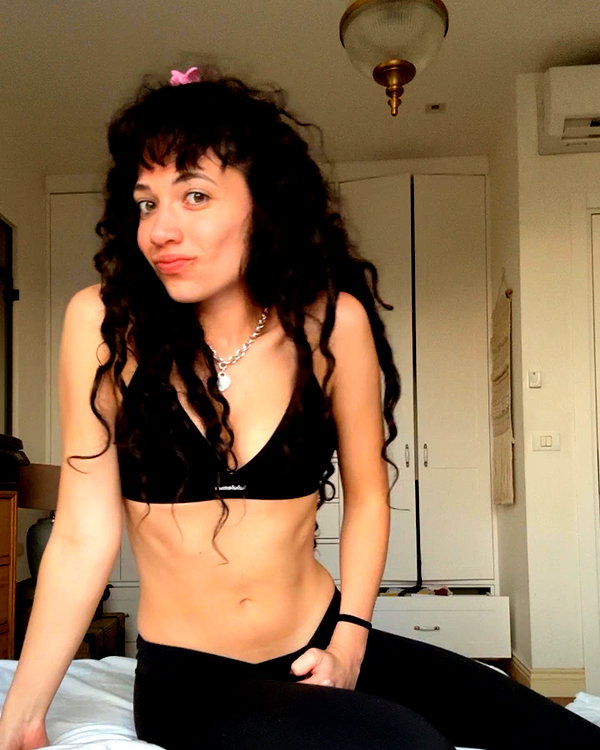 romi_henenson instagram image archive image