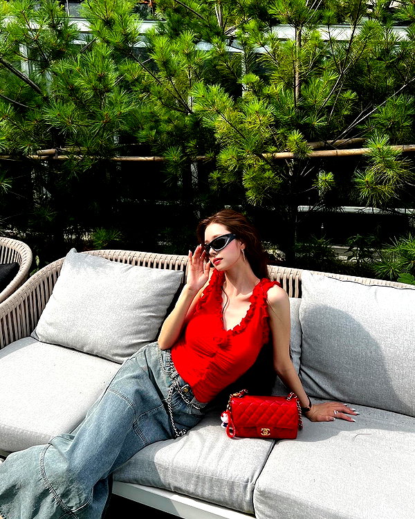 dear.zia instagram image archive image
