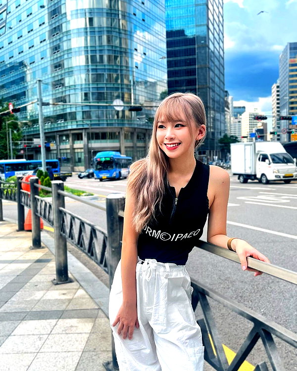 e.shao_417 instagram image archive image