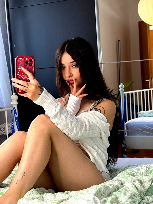 cata.leyah instagram image archive image