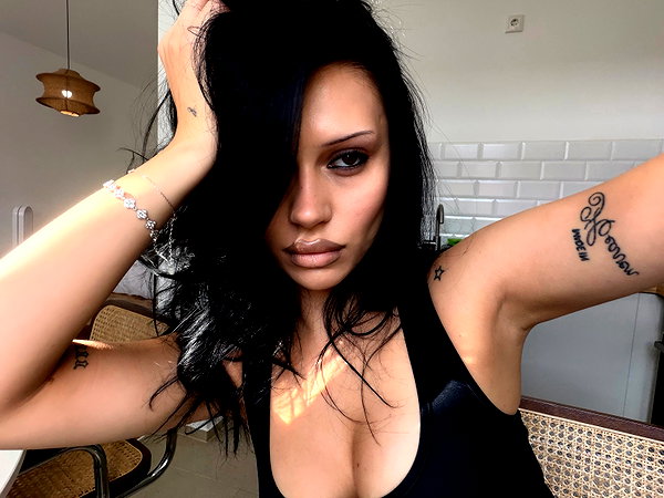 karolinaawasik instagram image archive image