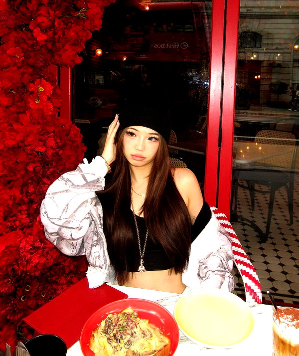 joycee.e instagram image archive image