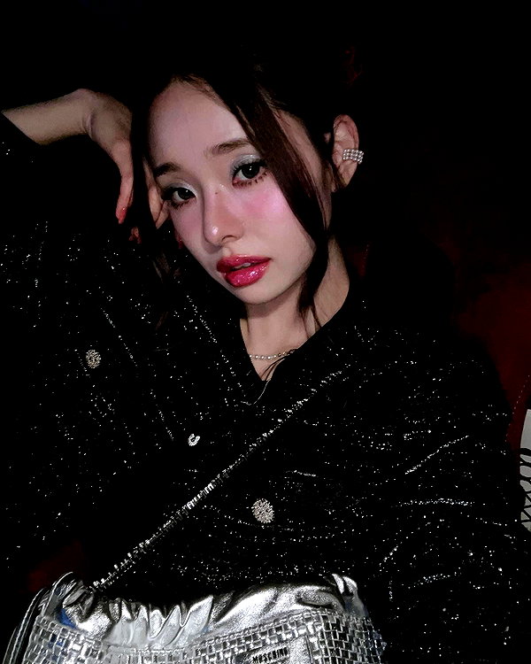 dear.zia instagram image archive image