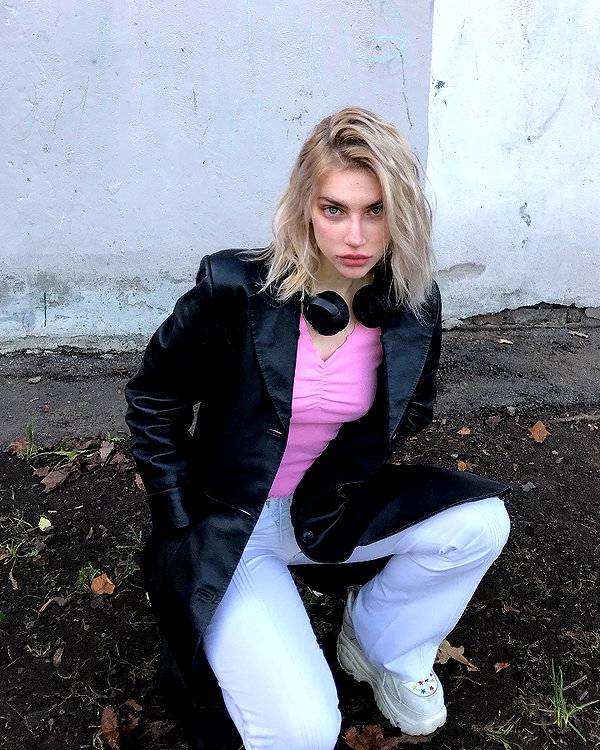 alien.hanna instagram image archive image