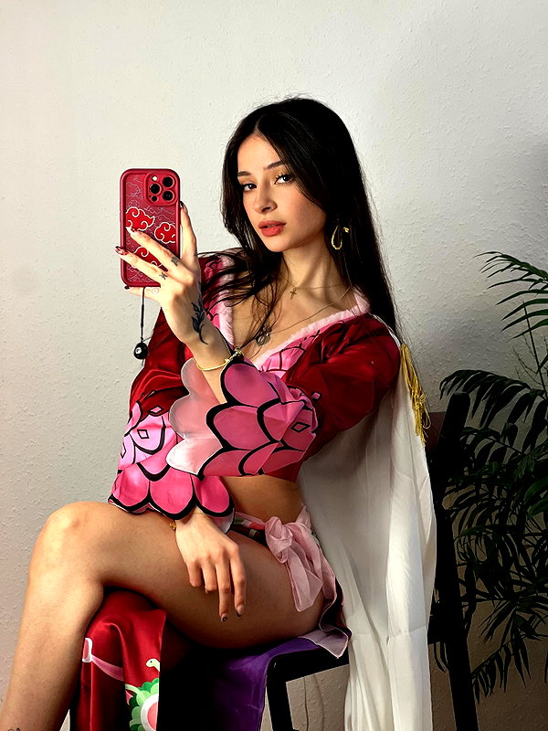 cata.leyah instagram image archive image