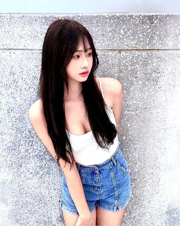 lai_931201 instagram image archive image