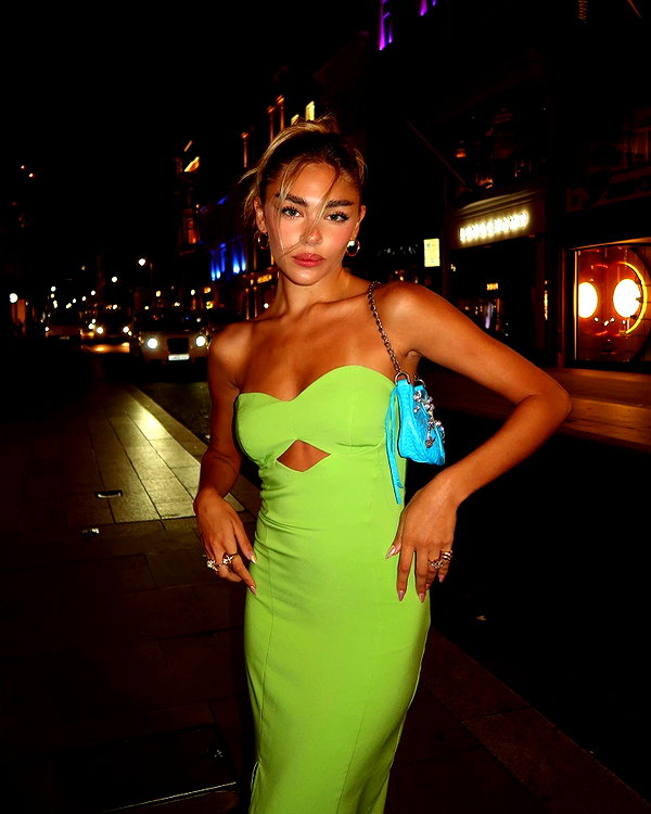 maya.keyy instagram image archive image