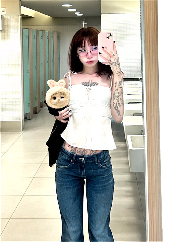 ambrzinha666 instagram image archive image