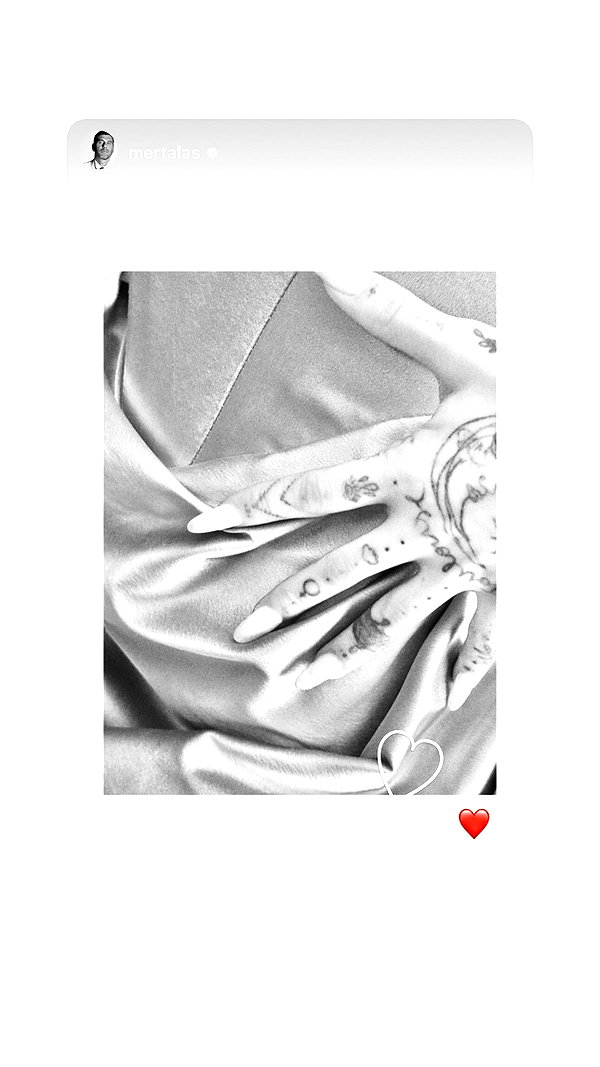 arianagrande instagram image archive image