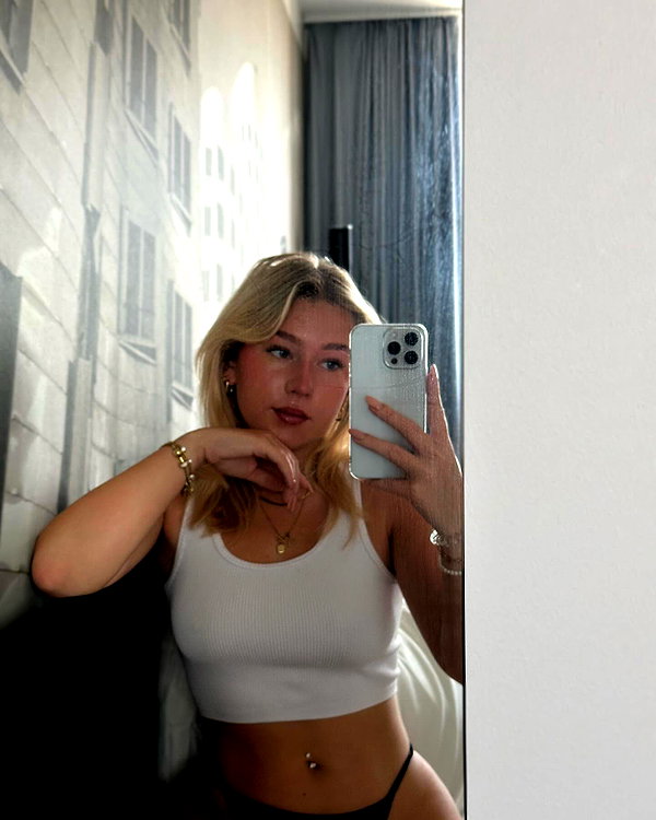 nina.kxs instagram image archive image