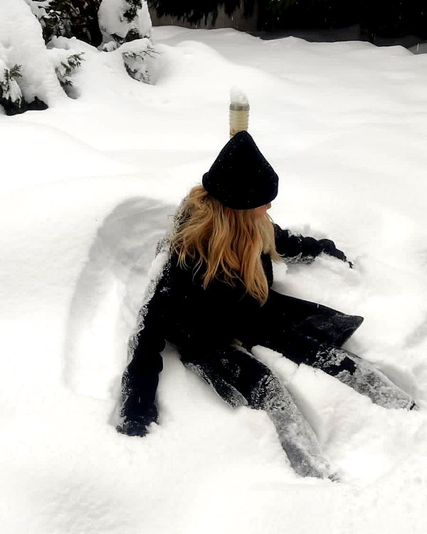 lila.garnik instagram image archive image