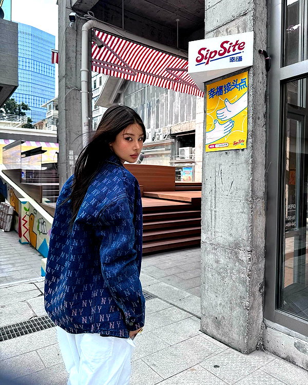 ll.lu1s instagram image archive image